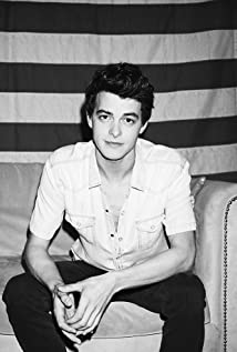 How tall is Israel Broussard?